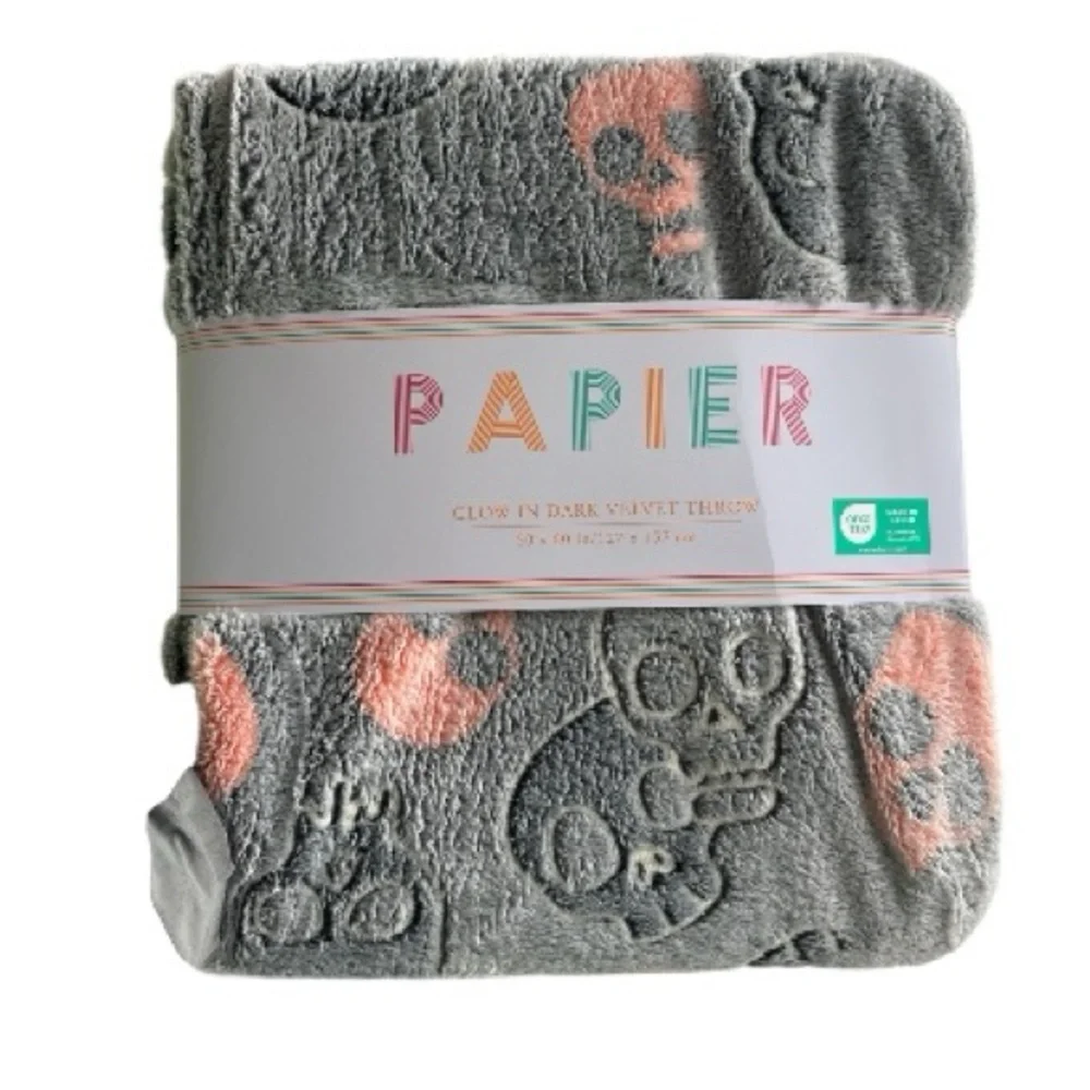 Papier NEW Glow in the Dark Throw Velvet Skulls Halloween 50 x 60 100% Polyester